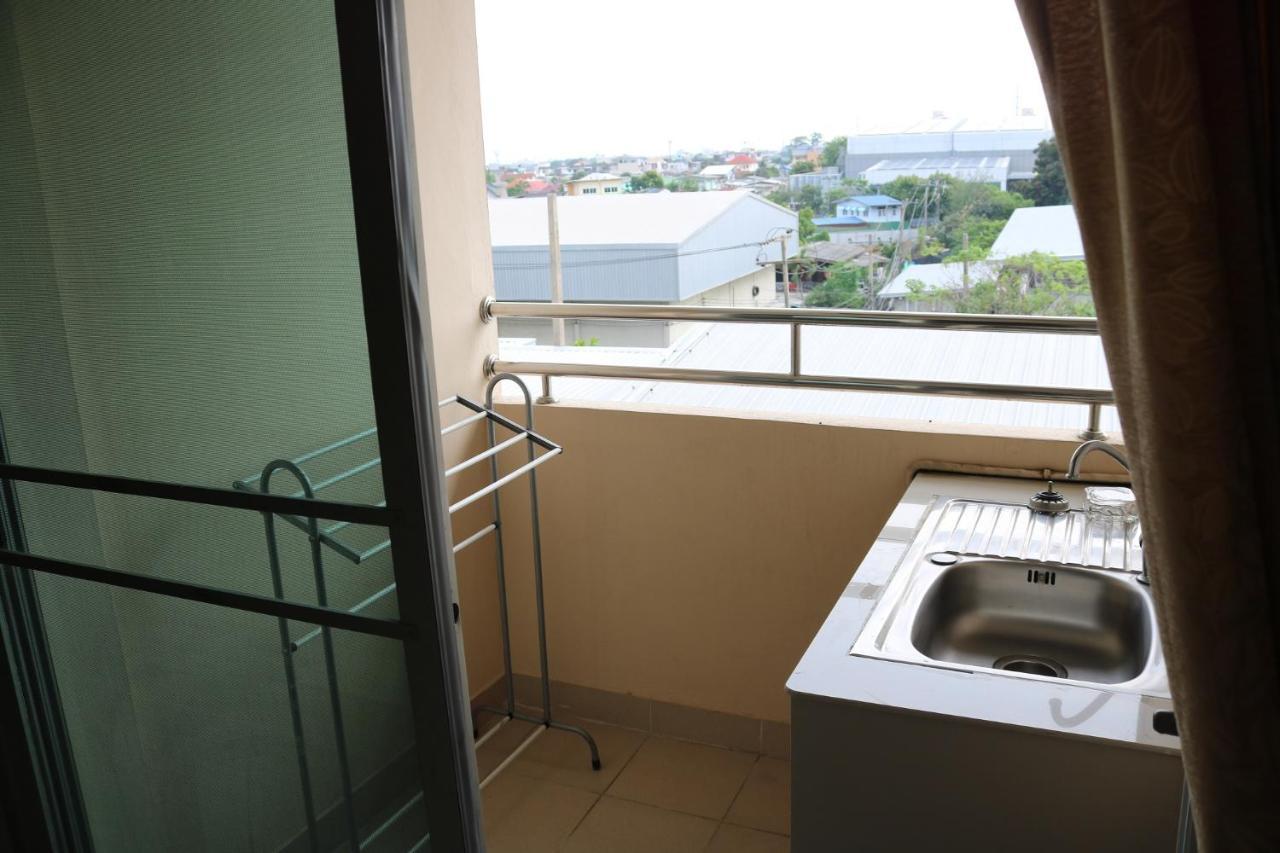 Ferienwohnung Ladapan Mansion Nonthaburi Exterior foto
