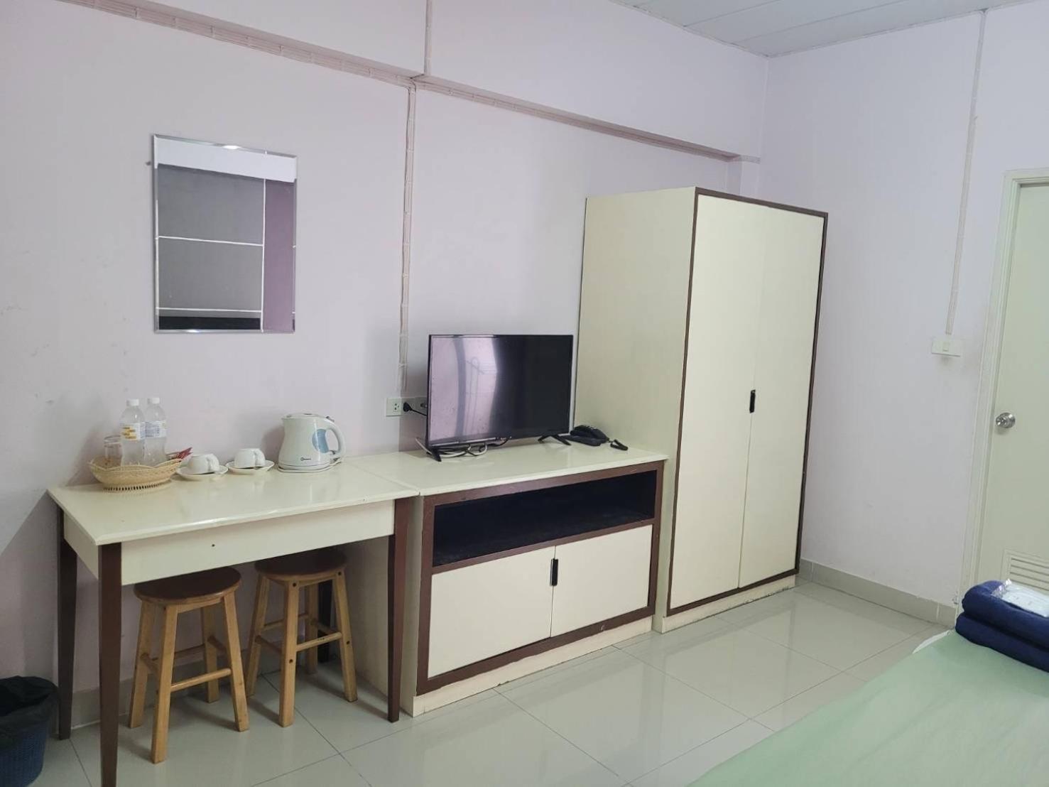 Ferienwohnung Ladapan Mansion Nonthaburi Exterior foto