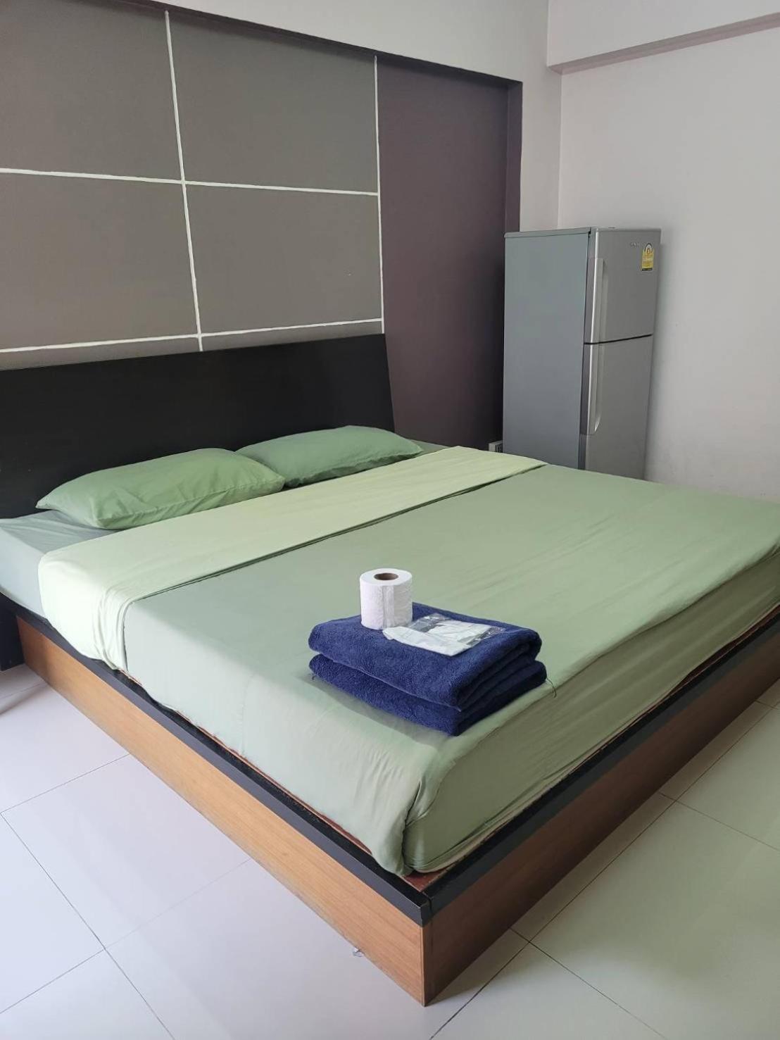 Ferienwohnung Ladapan Mansion Nonthaburi Exterior foto